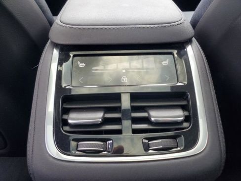 Used 2025 Volvo XC90 B5 Ultra AWD/4WD image 31