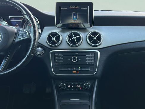 Used 2016 Mercedes-Benz GLA 250 image 24