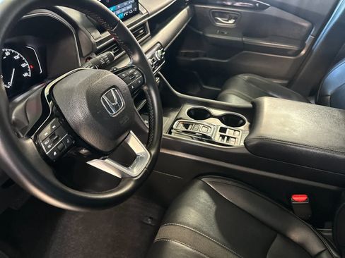 Used 2024 Honda Pilot Touring image 12