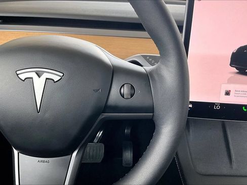 Used 2023 Tesla Model Y AWD image 11