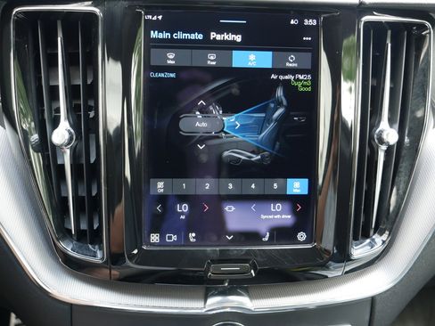 Used 2022 Volvo XC60 T8 R-Design w/ Advanced Package image 23