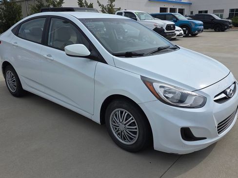 Used 2014 Hyundai Accent GLS image 7