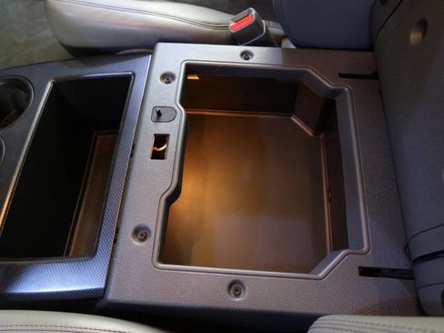 Used 2006 Dodge Ram 1500 Truck 2WD Quad Cab w/ Communication Pkg image 26