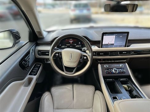 Used 2020 Lincoln Aviator Reserve w/ Equipment Group 202A image 11