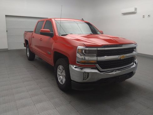 Used 2018 Chevrolet Silverado 1500 LT w/ Texas Edition image 13