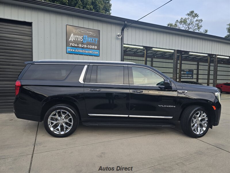 Used 2021 GMC Yukon XL SLT w/ Rear Media and Nav Package AWD/4WD image 4