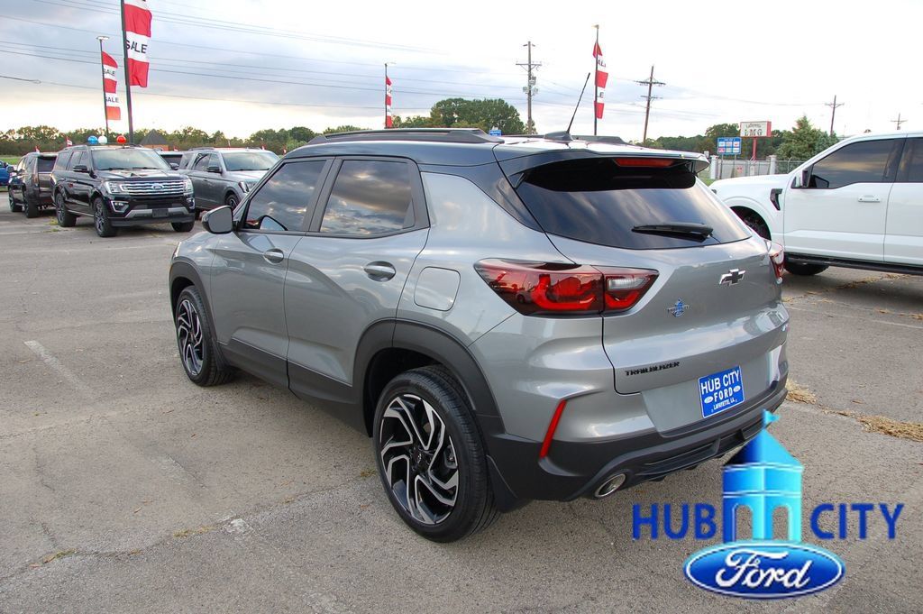 Used 2026 Chevrolet TrailBlazer RS FWD image 3