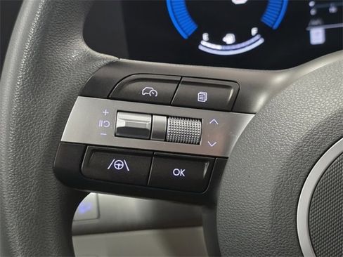 Used 2024 Hyundai Kona SE image 30
