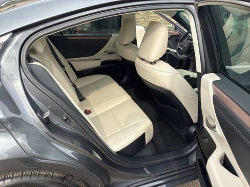 Used 2024 Lexus ES 350 w/ Premium Package image 12