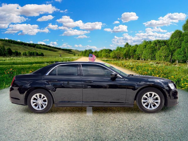 Used 2015 Chrysler 300 Limited RWD image 7