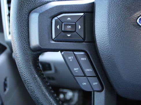 Used 2015 Ford F150 XLT w/ Equipment Group 302A Luxury AWD/4WD image 26