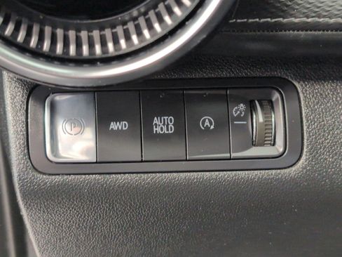 Used 2025 Chevrolet Equinox LT AWD/4WD image 11
