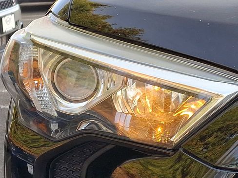 Used 2016 Toyota 4Runner SR5 image 7