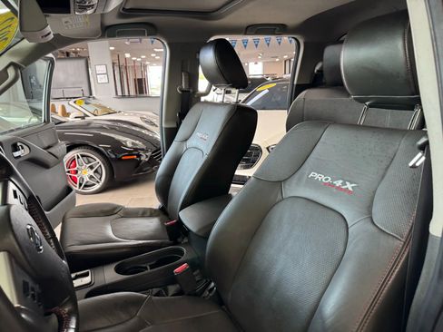 Used 2012 Nissan Frontier PRO-4X w/ Pro-4x Luxury Pkg image 10