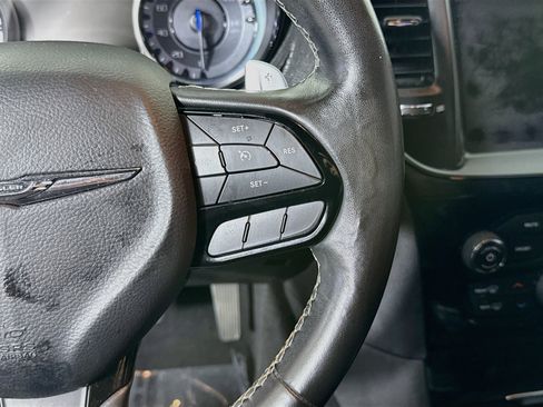 Used 2020 Chrysler 300 S RWD image 15