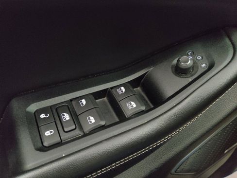 Used 2023 Jeep Grand Cherokee 4WD 4xe w/ Luxury Tech Group II image 27