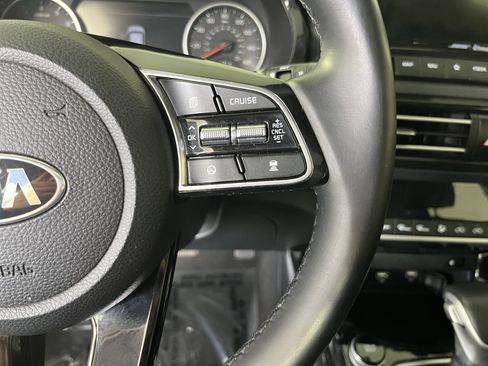 Used 2021 Kia Seltos SX w/ SX Sunroof Package AWD/4WD image 19