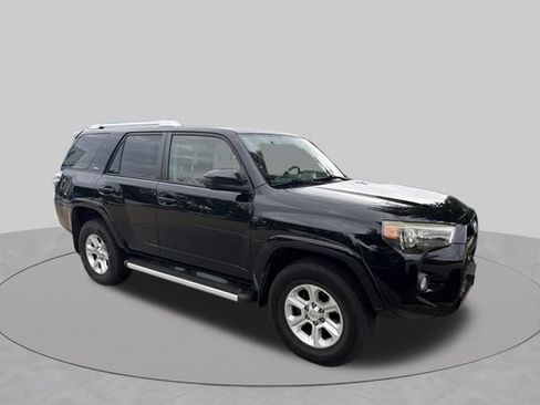 Used 2014 Toyota 4Runner SR5 AWD/4WD image 11