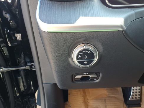 New 2026 Mercedes-Benz C 300 4MATIC Sedan image 17