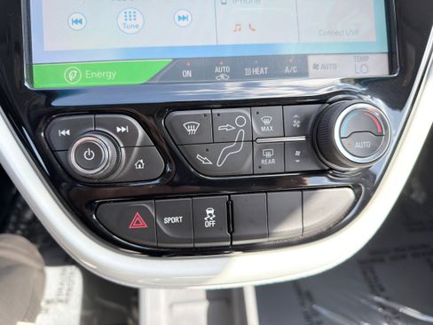 Used 2020 Chevrolet Bolt LT image 30