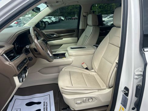 Used 2021 GMC Yukon Denali w/ Denali Premium Package AWD/4WD image 10