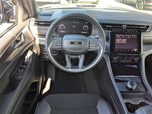 New 2025 Jeep Grand Cherokee Altitude image 26