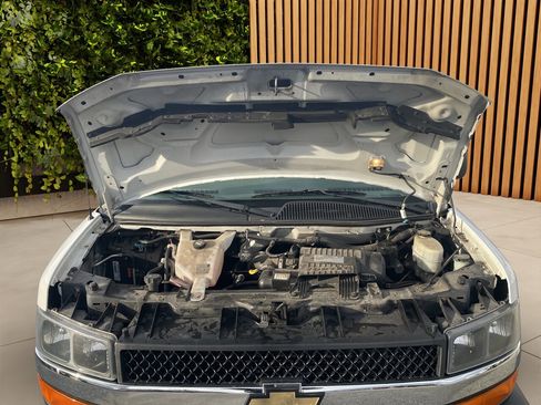 Used 2016 Chevrolet Express 2500 LT w/ LT Preferred Equipment Group image 17