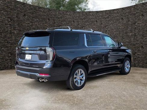 New 2026 Chevrolet Suburban Premier AWD/4WD image 7