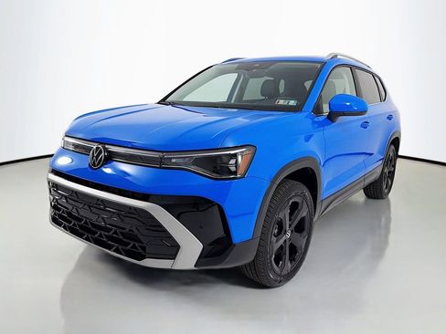 Used 2025 Volkswagen Taos SEL AWD/4WD image 3