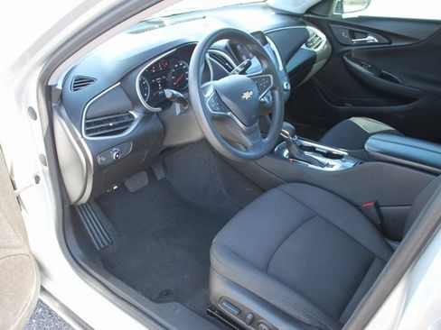 Used 2022 Chevrolet Malibu LT image 12