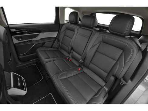Used 2025 Lincoln Nautilus Reserve w/ Jet Appearance Package AWD/4WD image 8