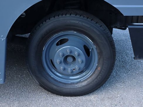 Used 2019 Ford E-450 and Econoline 450 Super Duty image 33