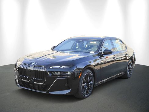 New 2026 BMW 740i w/ Premium Package image 3