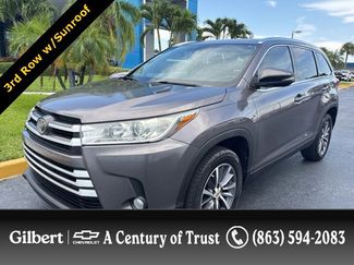 Used 2019 Toyota Highlander XLE image 1