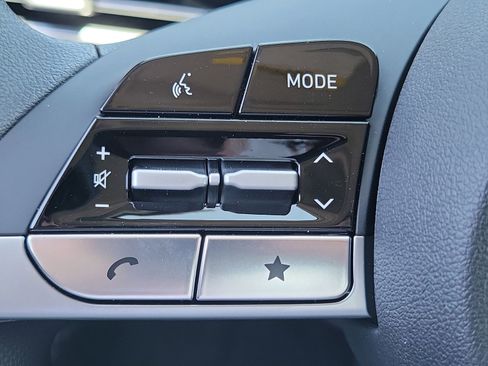 Used 2026 Hyundai Elantra SE w/ Cargo Package FWD image 8
