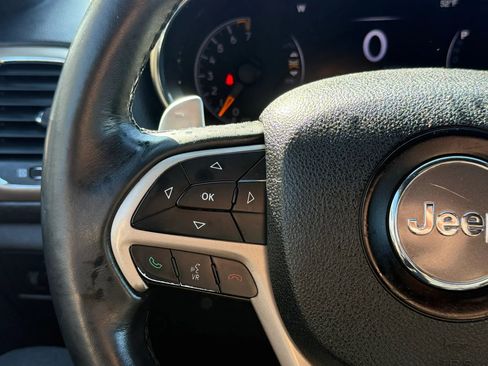 Used 2016 Jeep Grand Cherokee Laredo w/ Quick Order Package 23E image 28