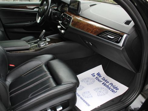 Used 2017 BMW 530i xDrive AWD/4WD image 17