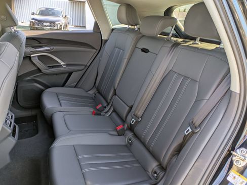 Used 2025 Audi Q5 Premium w/ Convenience Package AWD/4WD image 30
