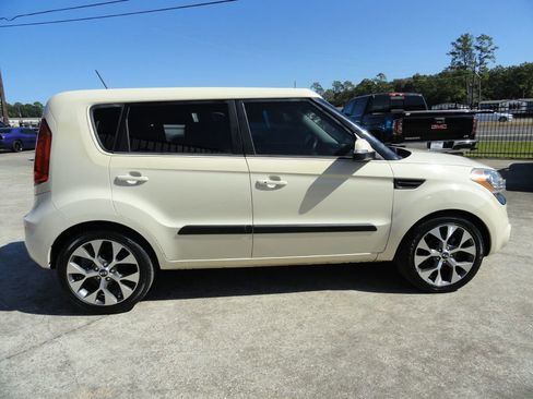 Used 2013 Kia Soul ! w/ Premium Pkg image 5