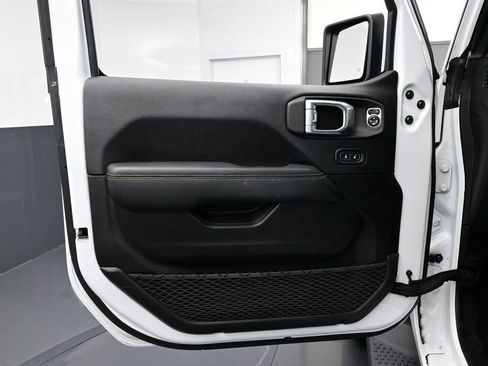 Used 2021 Jeep Wrangler Unlimited Sahara AWD/4WD image 7