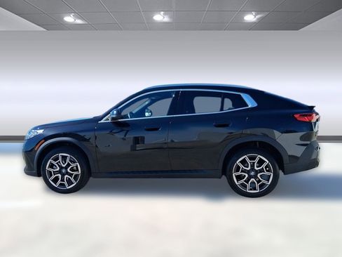 Used 2025 BMW X2 xDrive28i w/ Premium Package image 2