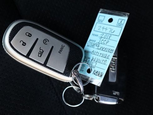 Used 2018 Jeep Grand Cherokee Altitude image 39