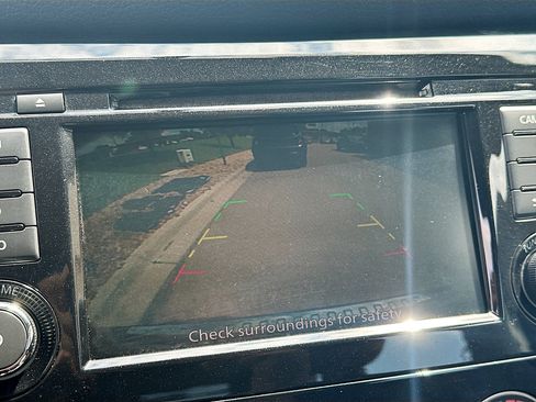 Used 2018 Nissan Rogue S AWD/4WD image 21