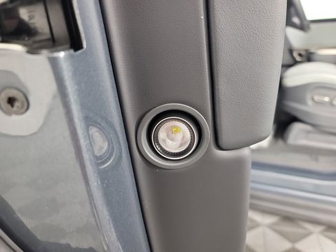 Used 2024 Rivian R1S Adventure AWD/4WD image 32