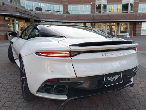 Used 2019 Aston Martin DBS Superleggera image 43