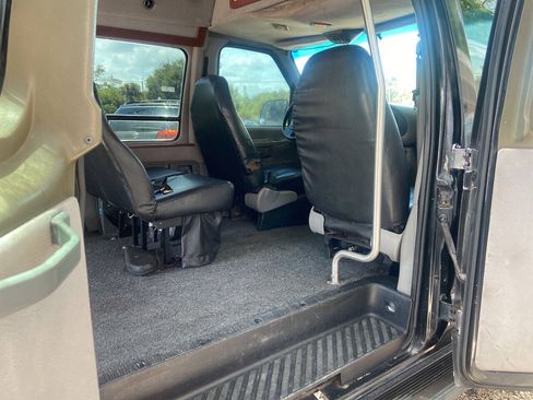 Used 1999 Ford E-250 and Econoline 250 Extended RWD image 6