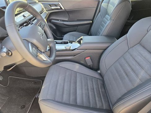 New 2026 Mitsubishi Outlander SE FWD image 10