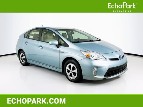 Used 2015 Toyota Prius Four image 1