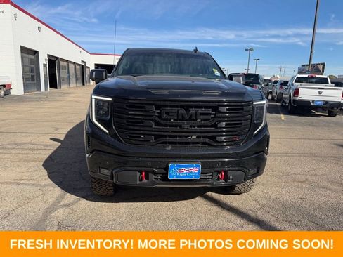 Used 2022 GMC Sierra 1500 AT4 w/ AT4 Premium Package image 2