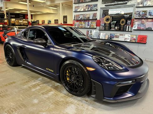 Used 2025 Porsche 718 Cayman GT4 RS RWD image 7